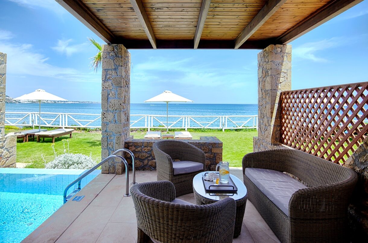 junior_suite_sea_front_private_pool2