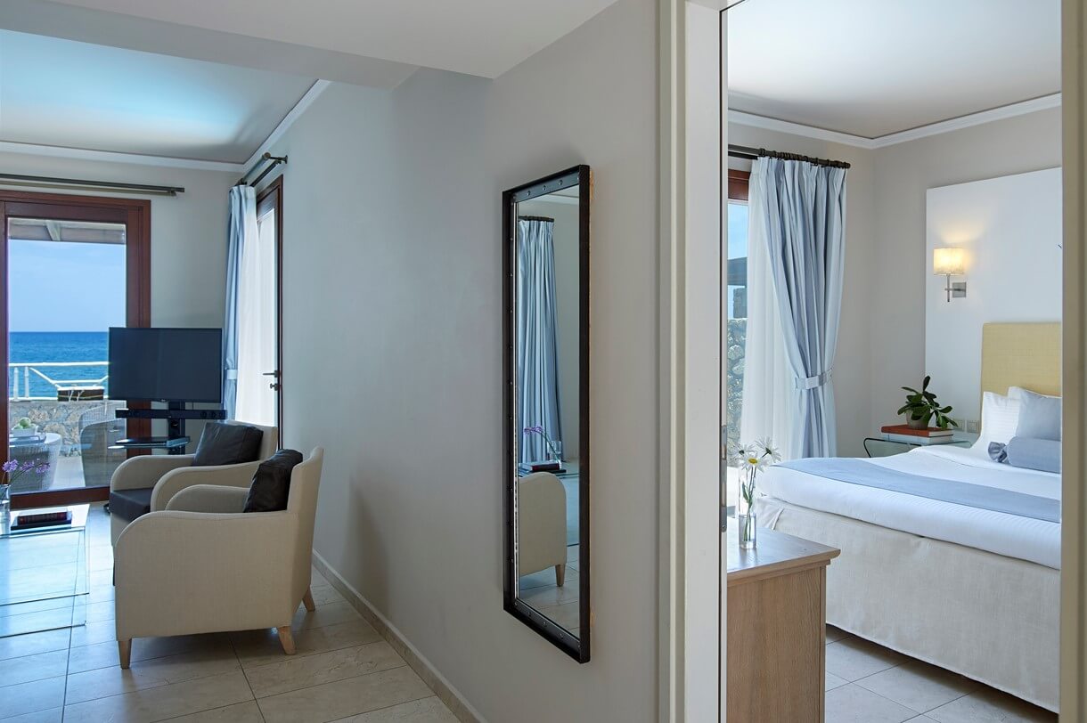 luxury_suite_sea_front_private_pool2
