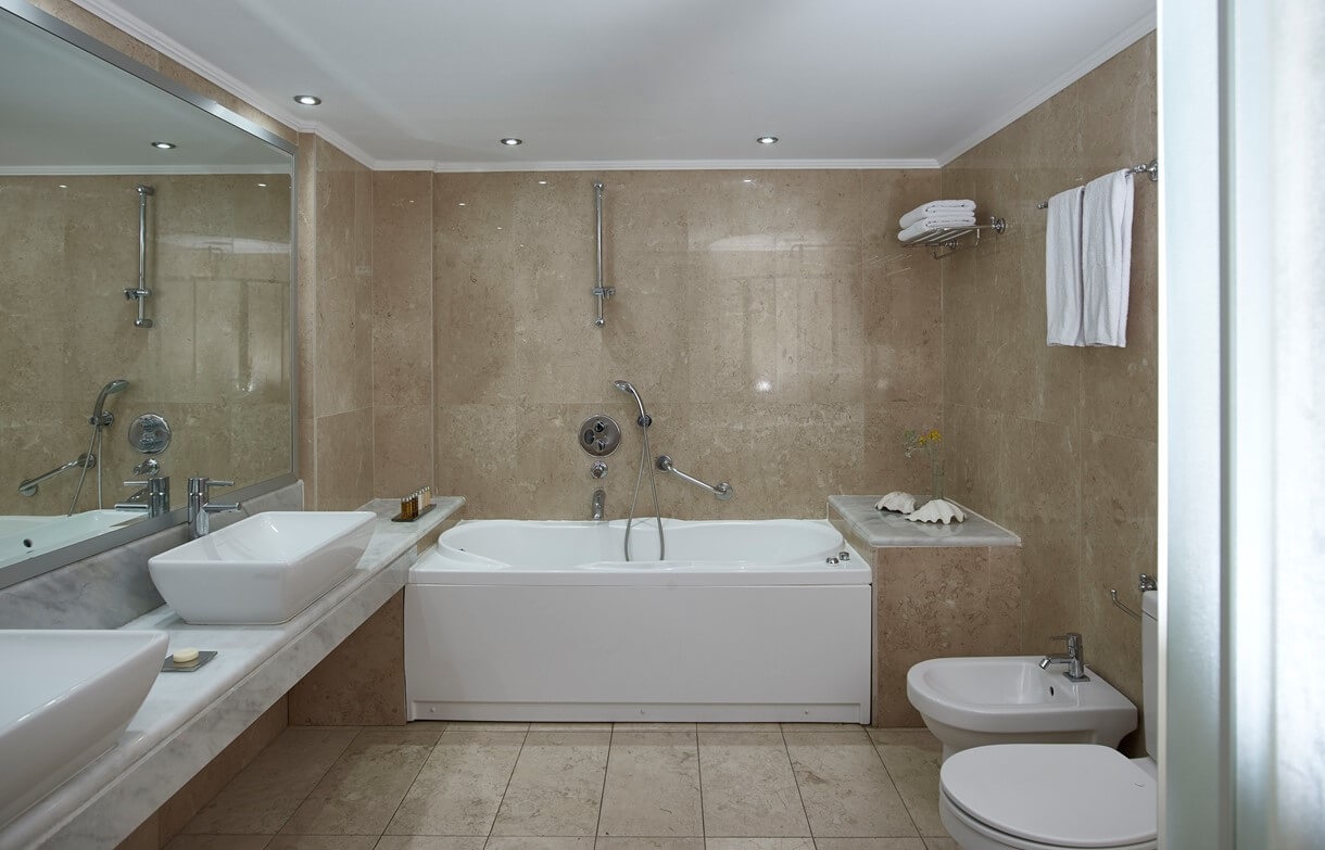 suite_bathroom