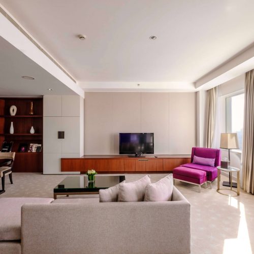 one-bedroom-suite-living-room-with-deira-view_51093435964_o